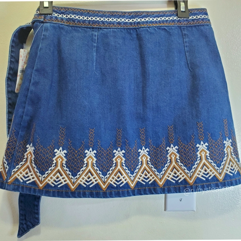 FREE PEOPLE Denim Wrap Tie Skirt, Aztec Boho Embroidery, Hendrix Skirt, NWT - Picture 5 of 9